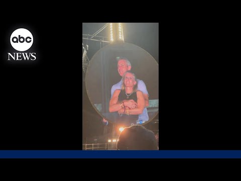 Read more about the article Tech company launches investigation into Coldplay ‘kiss cam’ moment