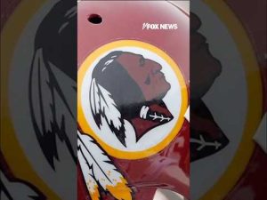 Read more about the article Trump tells NFL team to change name back ‘immediately’ #shorts #nfl #football #commanders #trump