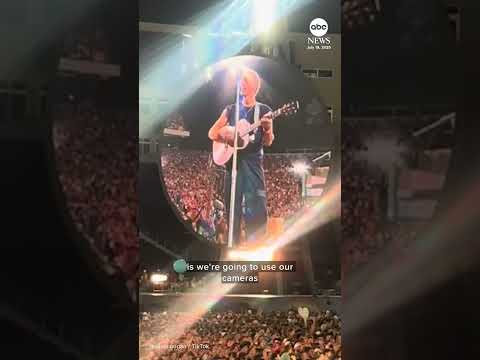 Read more about the article Coldplay’s Chris Martin gives fans warning after CEO ‘kiss cam’ scandal