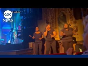 Read more about the article ASL interpreter goes viral during a performance of Hamilton