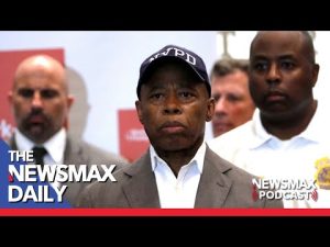 Read more about the article Trump Comes Home as NYPD Mourn | The NEWSMAX Daily (07/29/25)