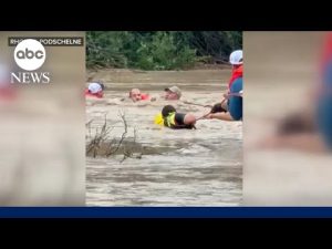 Read more about the article Texas volunteer firefighters make daring rescue during deadly flooding