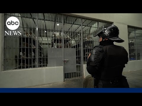 You are currently viewing Venezuelan men allege physical and psychological abuse at Salvadoran CECOT prison