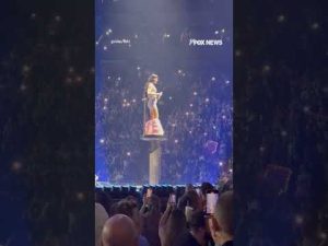 Read more about the article WATCH: Justin Trudeau seen dancing along at a Katy Perry concert #shorts #canada #concert #us #fox