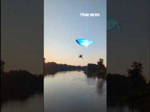 Read more about the article WATCH: Paraglider flies into power line setting off spark #shorts #adventure #travel #northdakota