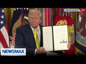 Read more about the article President Trump awards Purple Hearts for bravery and courage