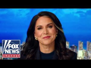 Read more about the article Tulsi Gabbard tears up at Hawaii’s ‘FAITH IN GOD’ 2 years after Lahaina fires
