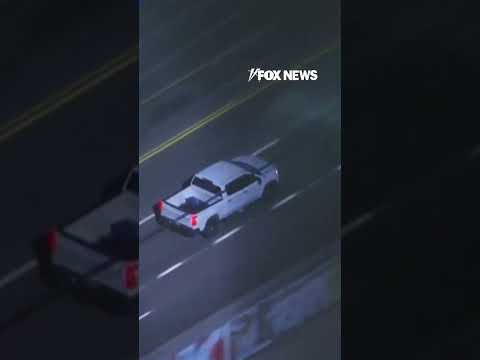 You are currently viewing Suspects carjack BIG RIG, lead police on wild chase #shorts #news #us #foxnews