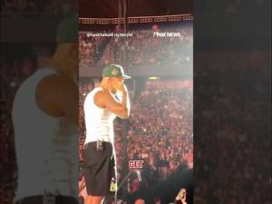Read more about the article Rapper SCOLDS parent during show #shorts #foxnews #news #us #fox #concert #parent #maluma #viral