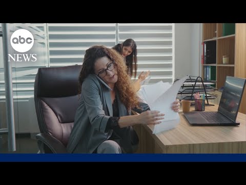 You are currently viewing Why a growing number of moms are leaving the workforce