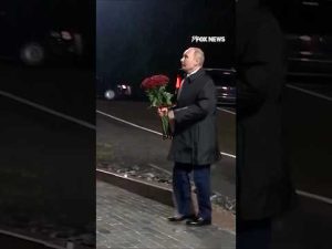 Read more about the article WATCH: Putin leaves roses at WWII monument ahead of Trump summit #shorts #russia #news #us #world