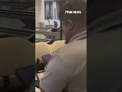 You are currently viewing WATCH: Man hijacks airport golf cart, drives it on moving walkway #shorts #usa #airport #viral #ny