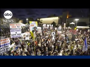 Read more about the article Hostage families desperate for a deal attend massive Tel Aviv protest