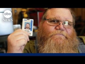 Read more about the article Ford assembly line worker’s wallet found under SUV’s hood 11 years after losing it