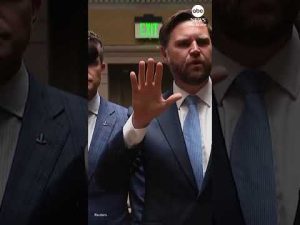 Read more about the article Protesters heckle Vance, Hegseth at photo op to thank DC National Guard