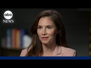 Read more about the article Amanda Knox ‘doing the best she can’ 17 years after life-changing ordeal