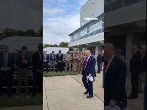 Read more about the article Trump cracks joke before greeting law enforcement #trump #usa #us #news #shorts