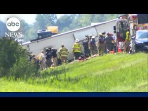 Read more about the article Multiple people killed after bus traveling back from Niagara Falls crashes: Police