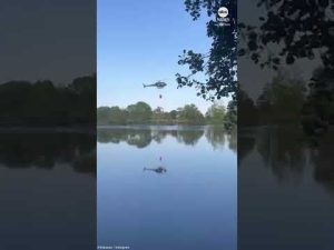 Read more about the article Dramatic moment firefighting helicopter crashes in French lake