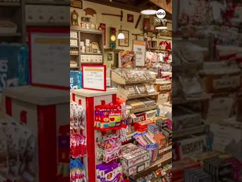 You are currently viewing Cracker Barrel faces backlash over rebranding