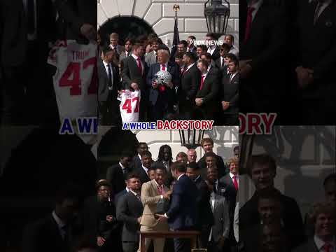 You are currently viewing ‘NEVER LIVE IT DOWN’: Vance recalls the moment he dropped National Championship trophy #shorts