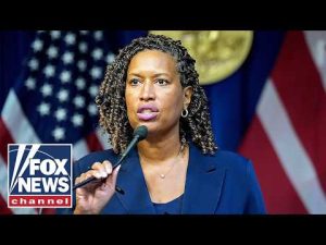 Read more about the article DC mayor ADMITS THIS about Trump’s crime crackdown
