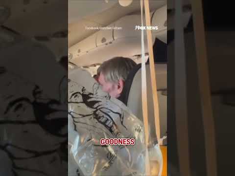 You are currently viewing ‘HE HIT THE CEILING’: Traveler shares harrowing footage after flight drops thousands of feet #shorts