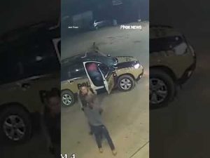 Read more about the article WATCH: Terrifying moment a kidnapping victim risks it all by jumping from a car #shorts #news #viral