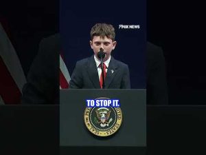 Read more about the article Boy who said NO to gender book stands with Trump #shorts #foxnews #news #us