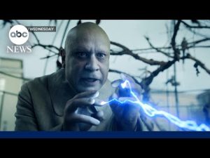 Read more about the article Fred Armisen confirms Uncle Fester spinoff, talks success of ‘Wednesday’