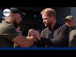 Read more about the article Prince Harry makes surprise visit to Ukraine