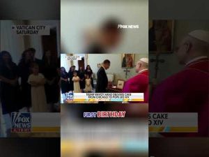 Read more about the article Trump envoy hand delivers birthday cake to Pope Leo XIV