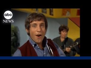 Read more about the article David Muir looks back on the life and legacy of Monkees songwriter Bobby Hart