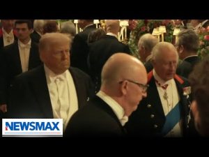 Read more about the article Trump arrives at state dinner with British Royal Family