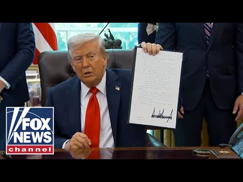 You are currently viewing WATCH LIVE: President Trump signs executive orders from the White House