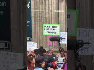 Read more about the article WATCH: Protestors surround Jimmy Kimmel’s studio following cancellation