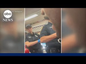 Read more about the article Former ‘The Bear’ writer handcuffed on train after alleged complaint from white woman