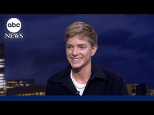 Read more about the article Mae Martin on writing and directing new limited series ‘Wayward’