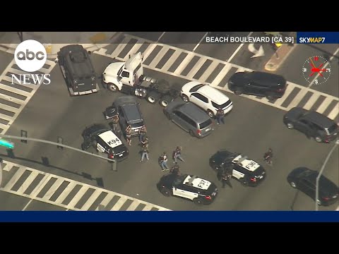 You are currently viewing Driver taken into custody after wild police chase in Southern California