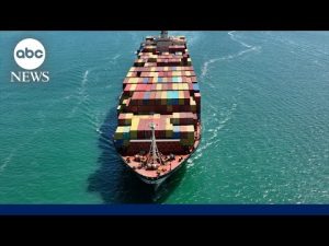 Read more about the article Trump says new tariffs taking effect next week, 100% tariffs on pharmaceuticals
