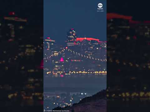 Read more about the article Near-supermoon lights up skies over America