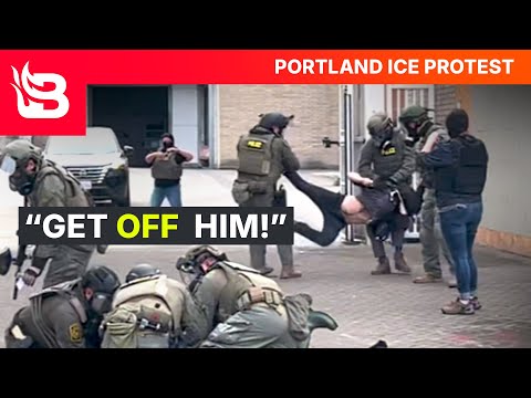 You are currently viewing Antifa Protesters CLASH with Police in Portland | EXCLUSIVE FOOTAGE