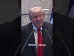 Read more about the article Trump gives touching tribute to Israeli hostages’ families #shorts #trump #israel #hostagerelease