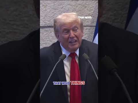 You are currently viewing Trump gives touching tribute to Israeli hostages’ families #shorts #trump #israel #hostagerelease