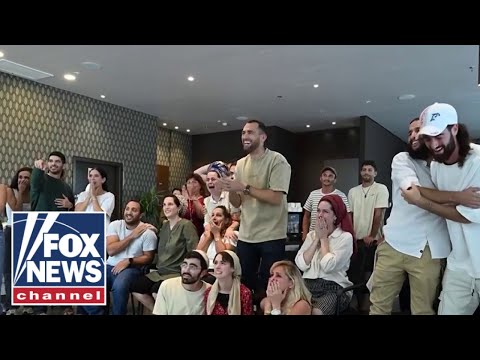 You are currently viewing ‘PIVOTAL MOMENT’: Hostages return home after ‘brutal’ war ends under Trump-led peace deal