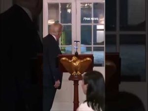 Read more about the article JUST IN: Trump unveils construction of the new ballroom at the White House #trump #shorts