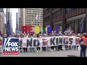 Read more about the article Prominent Democrats join ‘No Kings’ protests as Republicans blast ‘hate America rally’