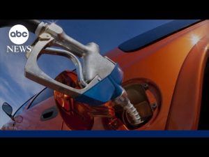 Read more about the article As gas prices dip below $3 per gallon, will airfares drop too?