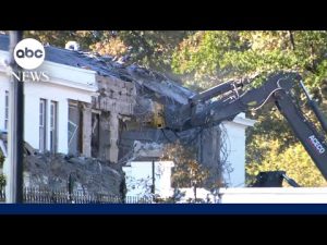 Read more about the article Preservation group asks Trump to pause WH ballroom project