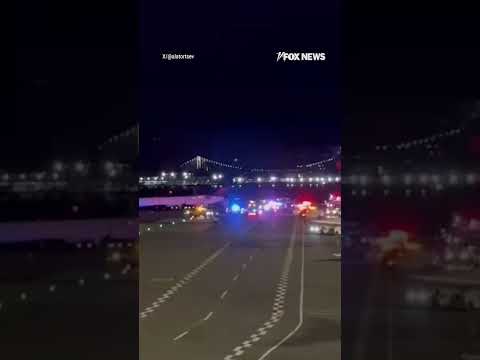 You are currently viewing RUNWAY CHAOS: Two Delta regional jets collided on a taxiway #delta #plane #shorts #airport